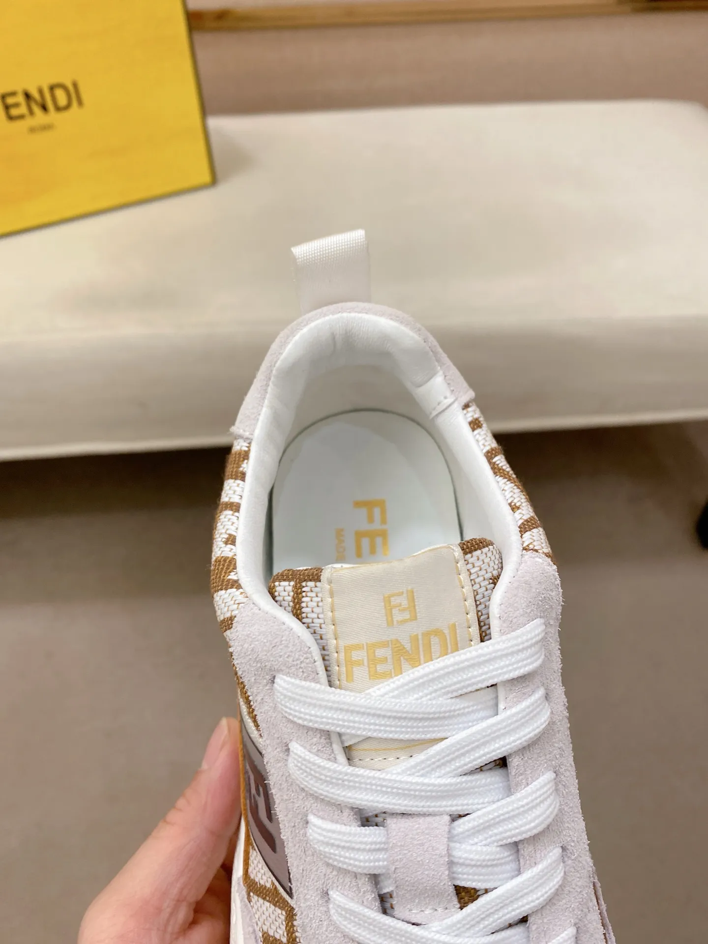Men's shoes 💰 440💰 (fendi) New style 👊🏻 upper 🇮🇹 imported cowhide fabric 🇩🇪 lining imported sheepskin lining. The original outsole is molded to highlight the identity of every man, and the upper foot is elegant and stable🚶🏻🚶🏻The high-end custom counters reproduce the original version📯No matter the wind or rain, the shoe last remains unchanged and can withstand the verification of time🔍️,🔵 Size: 38-44